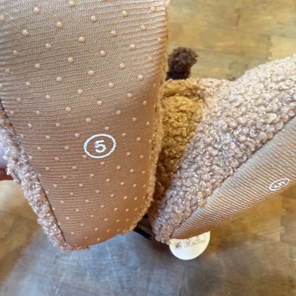 Plush Puppy Baby Slippers in Light Brown Sz 5 Velcro Warm Winter Slip on Shoe